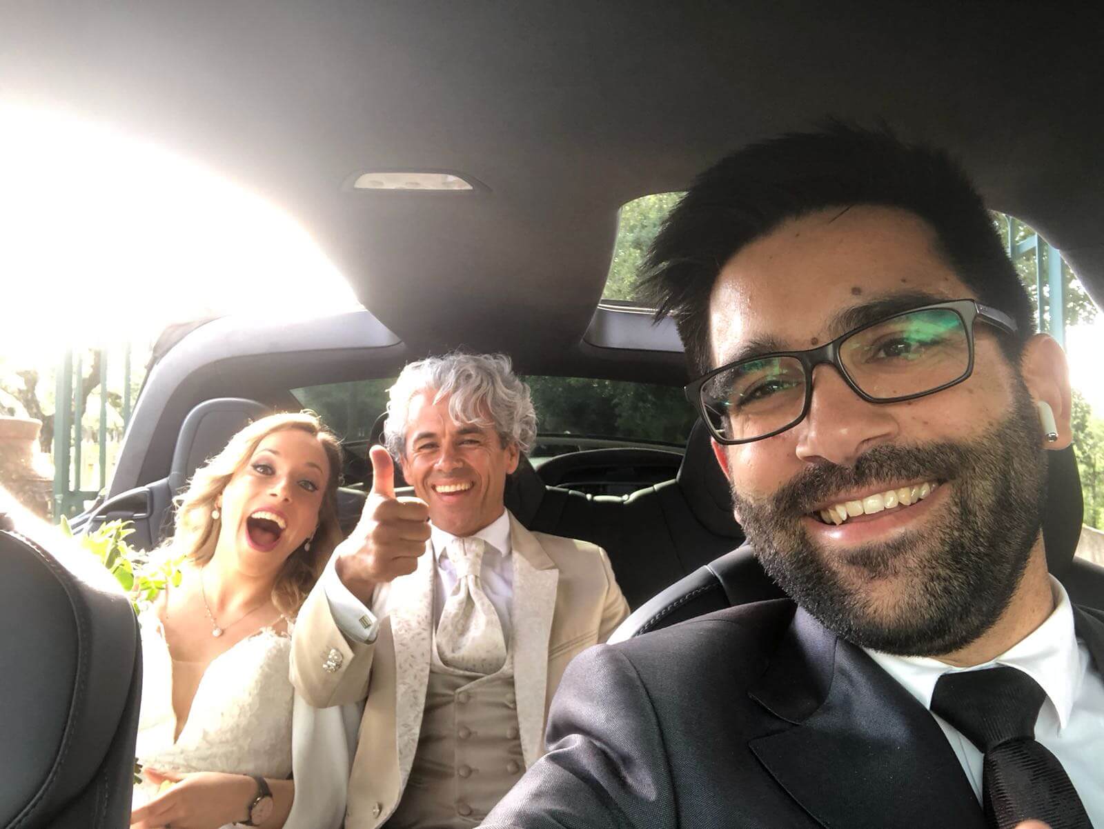 Casamento - Noivos com Pedro no Tesla Model X